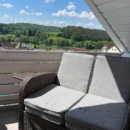 110 Qm Stadtnahe Oase Im Gruenen Apartment Priesendorf